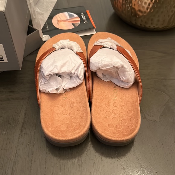 Vionic Woven Thong Sandals with Metallic Detail - Picture 5 of 9